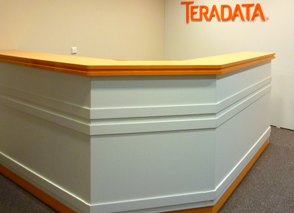 Административные стойки ресепшн на заказ